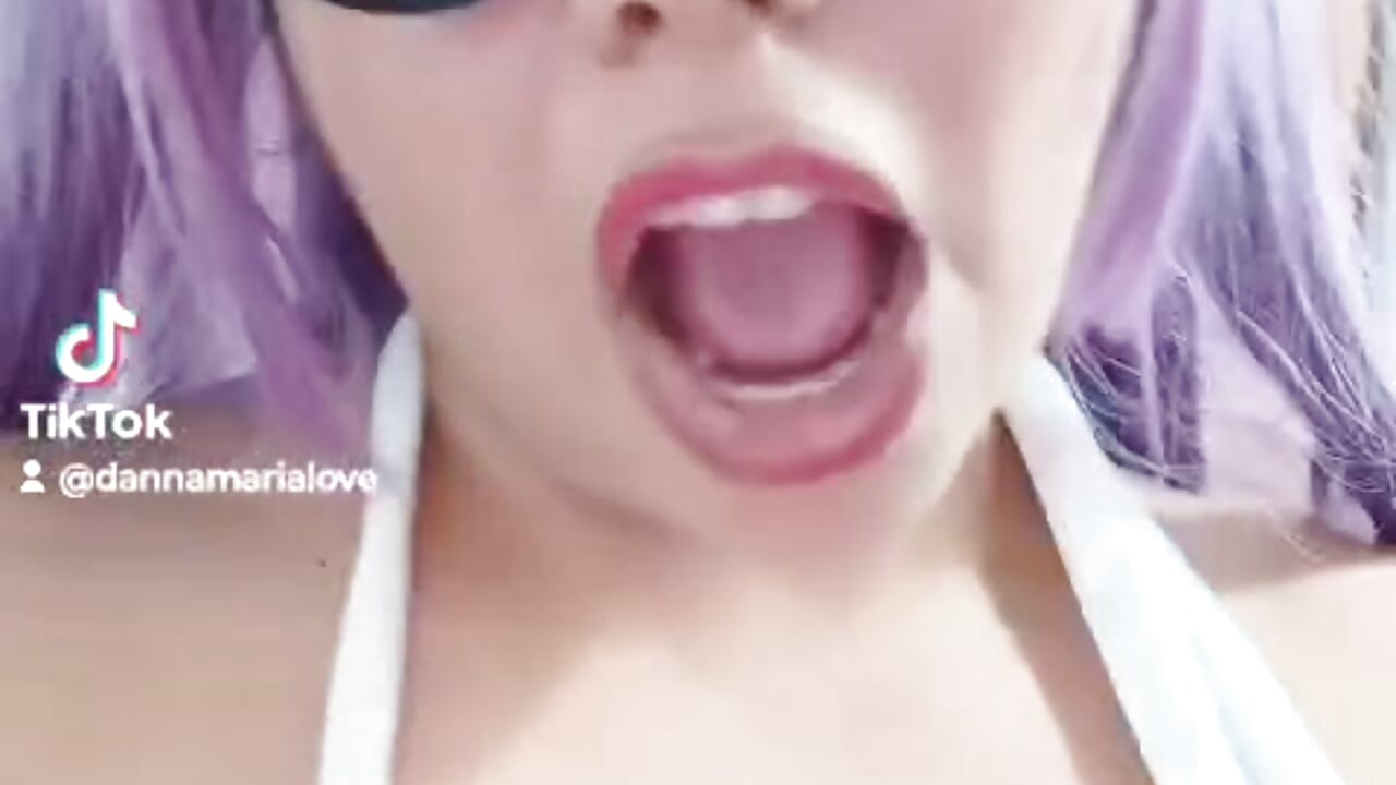 Beez in the trap - video by saenz_eymi cam model