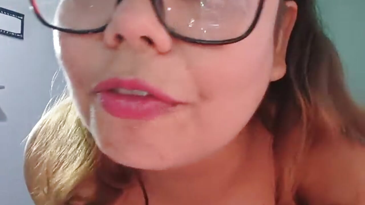 Natural cum show