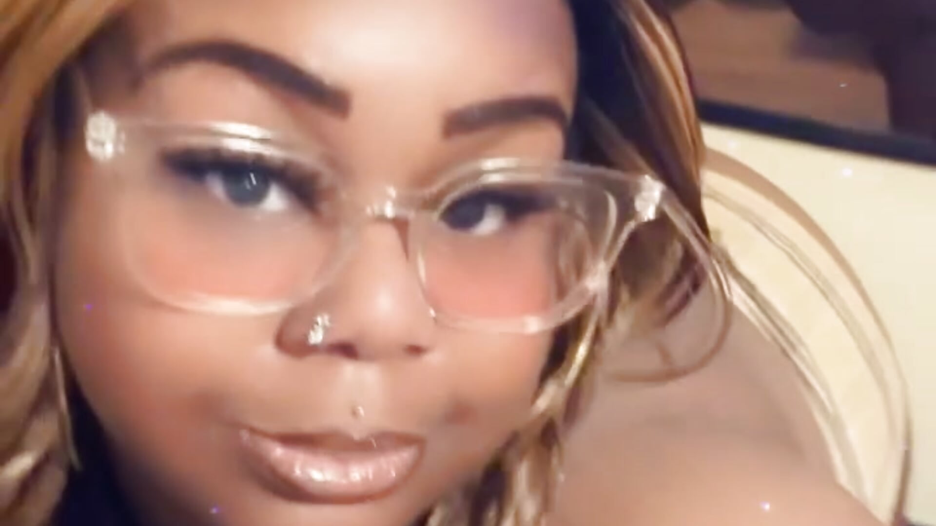 NaughtyGirl - Vídeo de HatianDoll