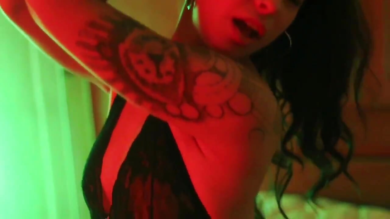 trim,B2BAC600-00D4-488F-AF38-C66020D2B68B - video by 8venus8 cam model