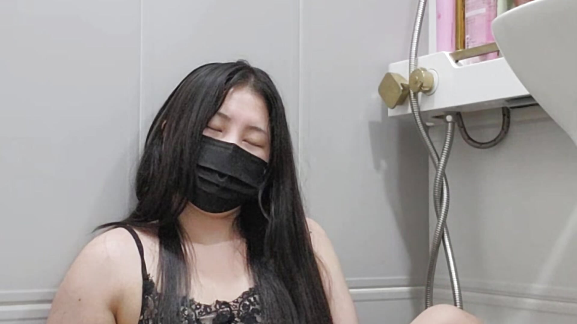 화장실 에서 - JULI-0002 캠 모델의 동영상