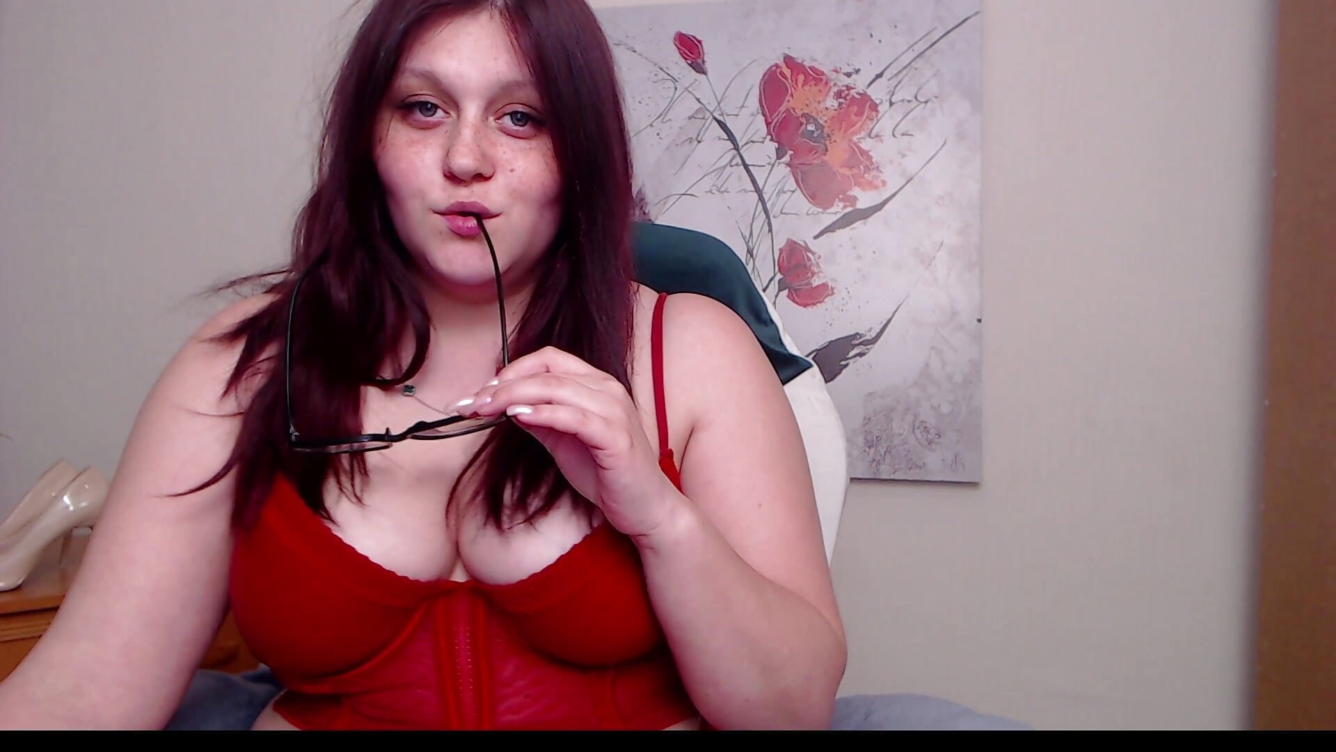 red top — filmik Alisawoods_, modela(-lki) na kamerkach