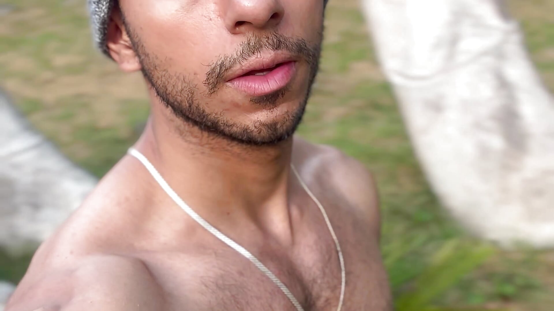 connecting with the vibes of nature 🍃 - відео від вебкаммоделі lelouch_97