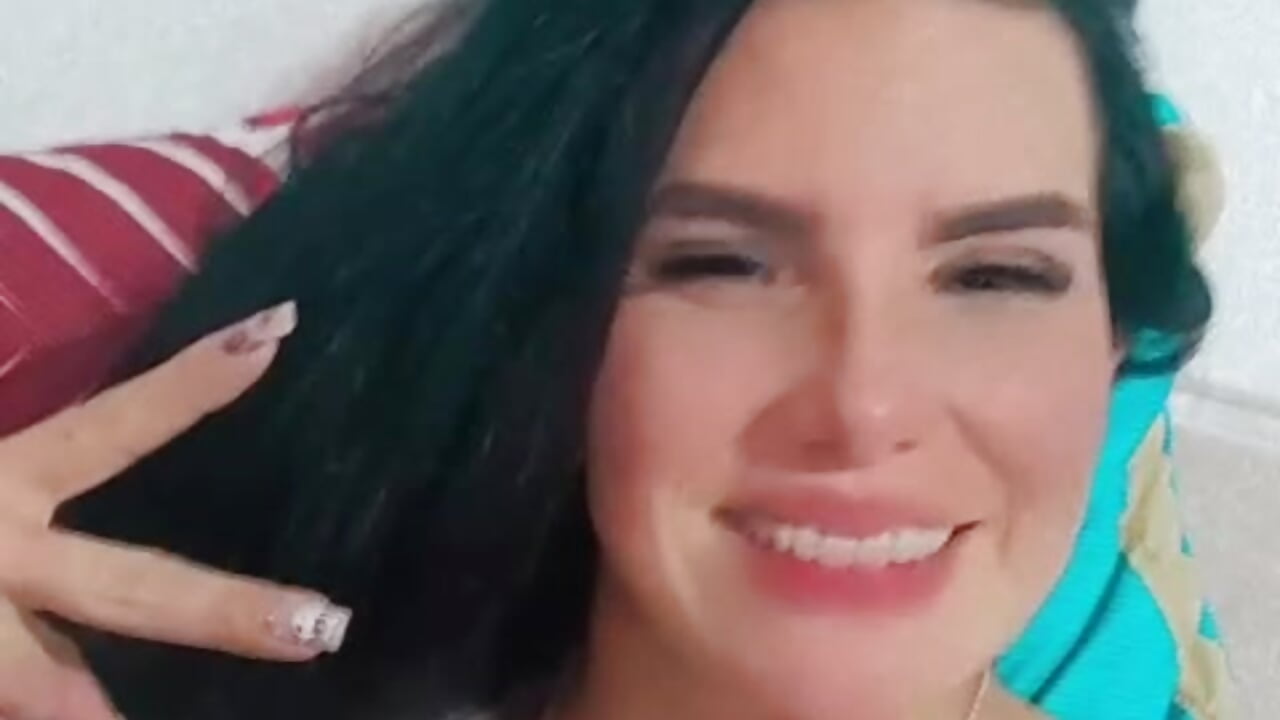 DESCANSANDO EN CASA😴   - Ensure at home 😴 - video by carol_latina13 cam model