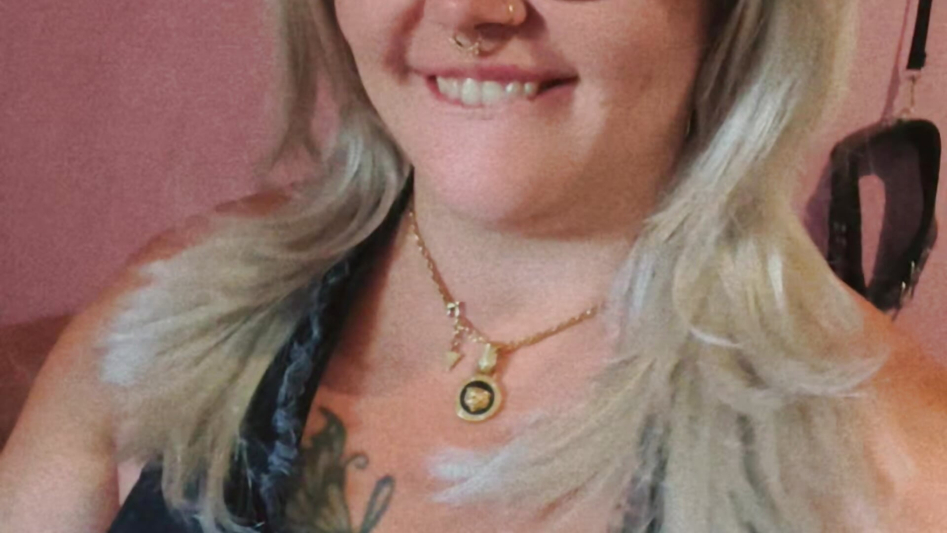 Waaaaa it's huge!! 💦🤤 - video by AlyssaWonderland cam model