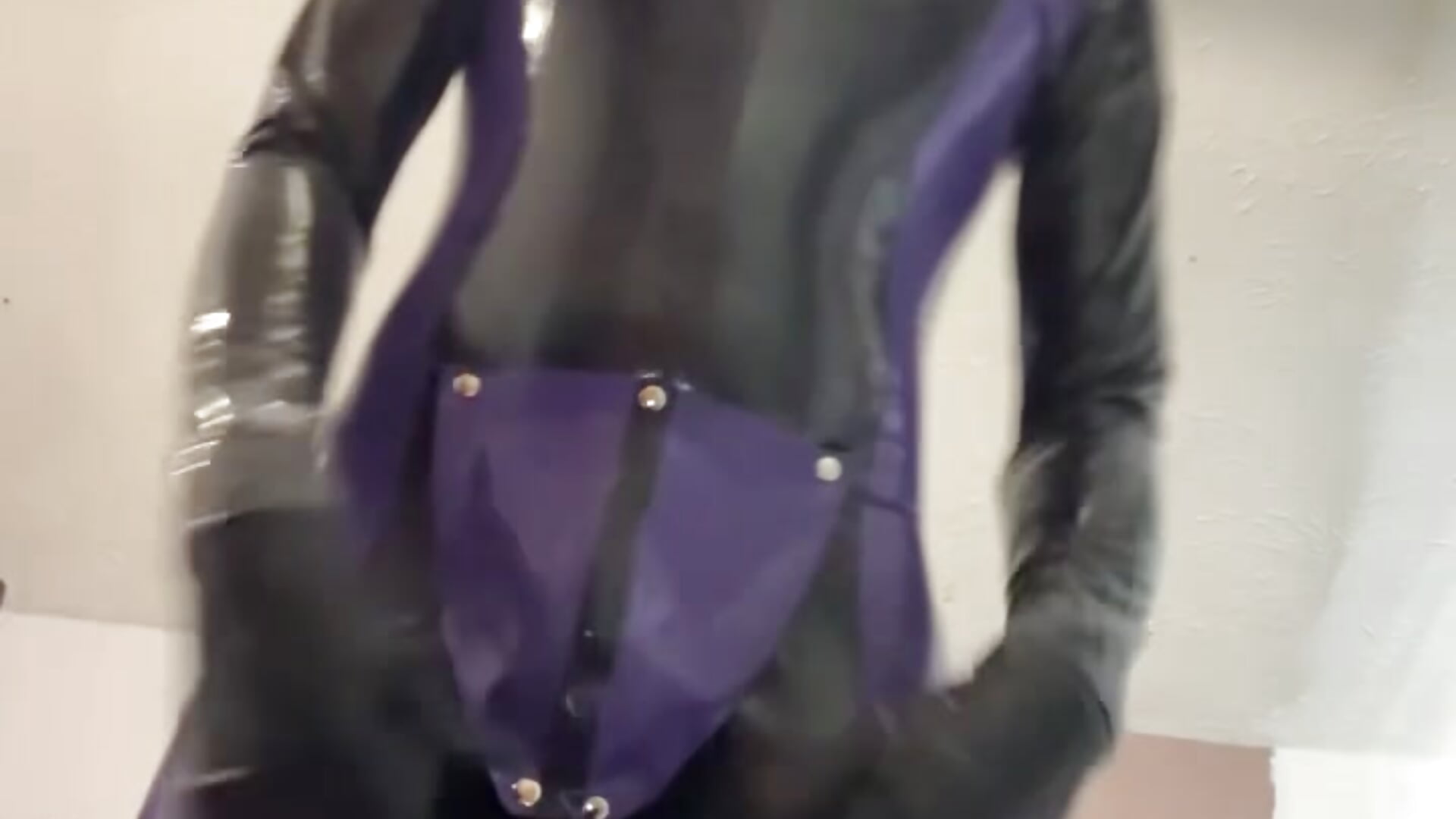 latex suit - video av scrambo2 cam model