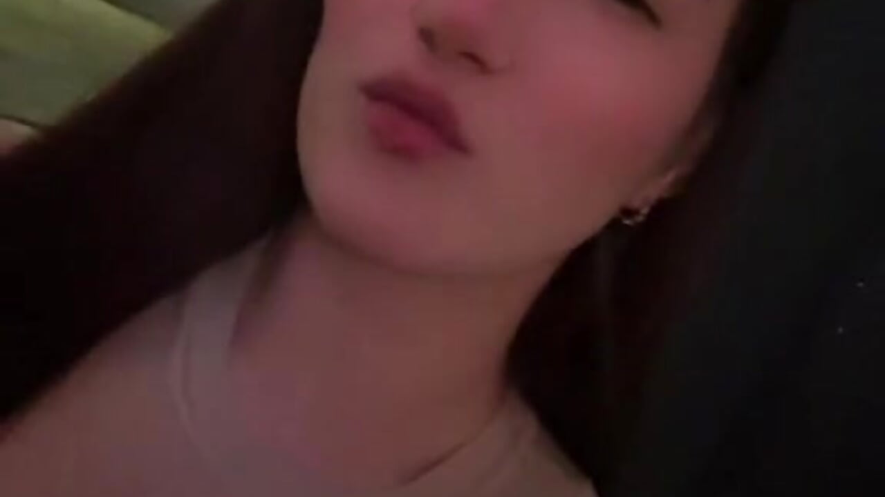 😎 - video by Bambi_cutee cam model