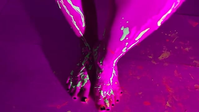 Sexy feet - video by b3k_afrodict cam model