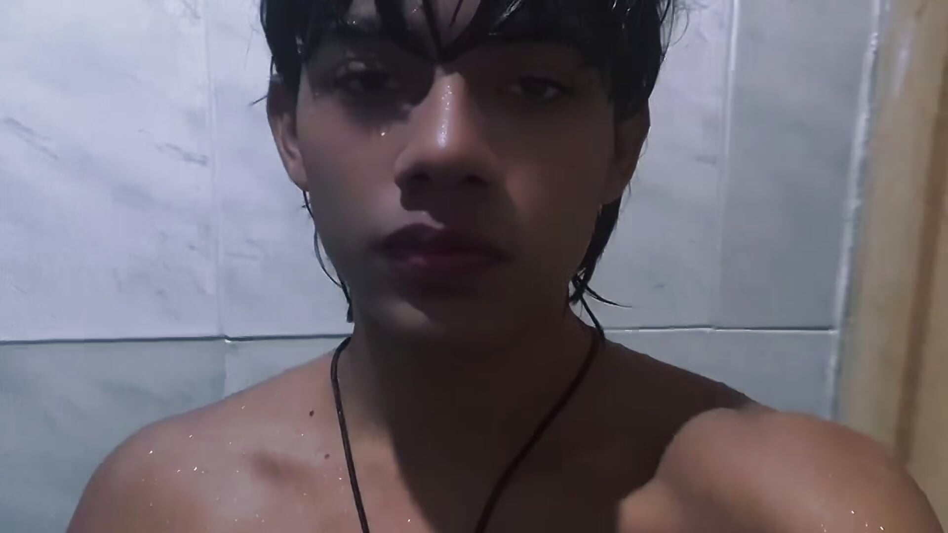 Una ducha con daddy? - video của người mẫu cam Daddy_Jesus29