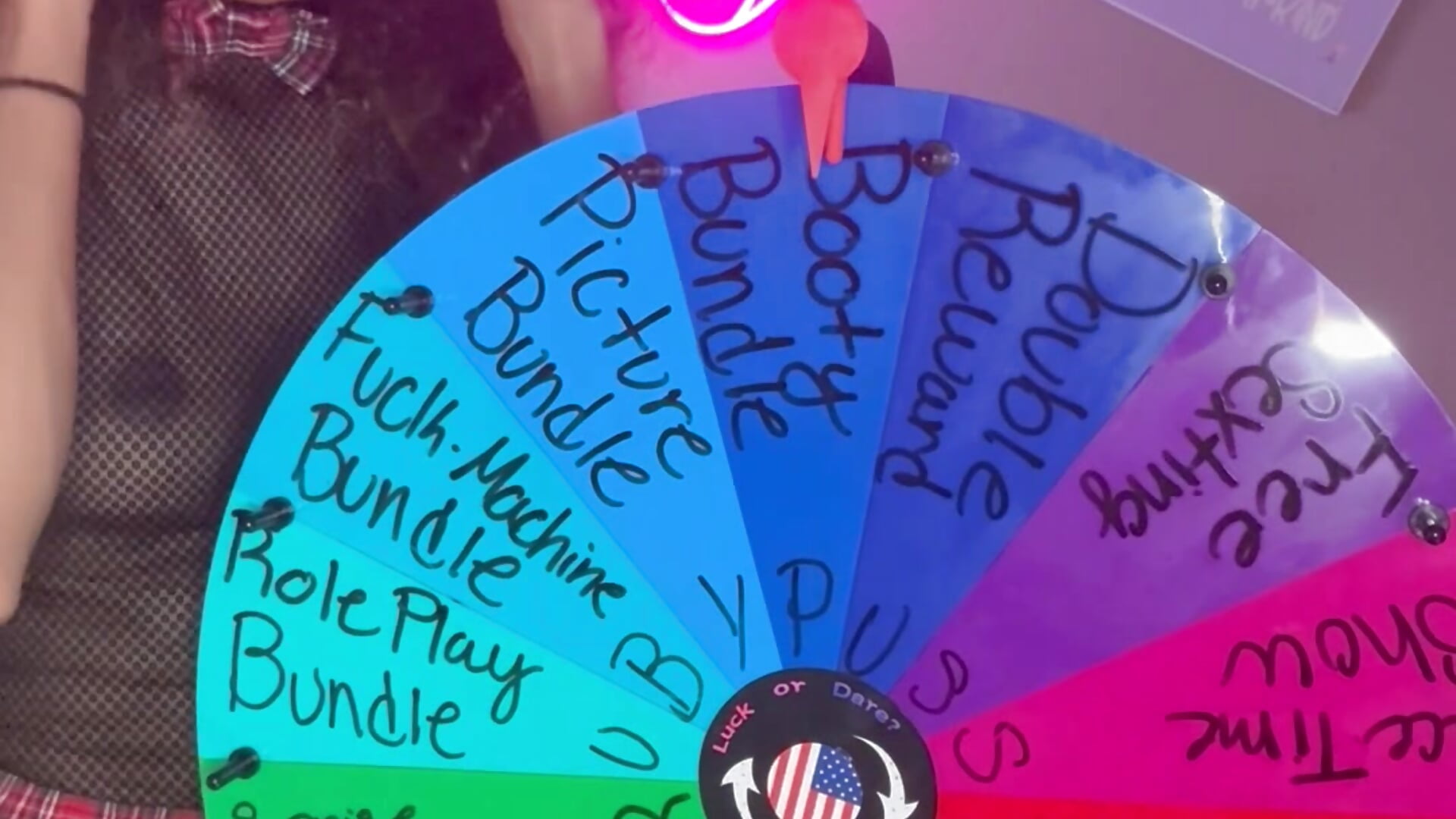 Ouuu who’s ready to get some of Ruby’s booty cooties🍑🤪 tip 30 tokens - video by rubywithpearls cam model