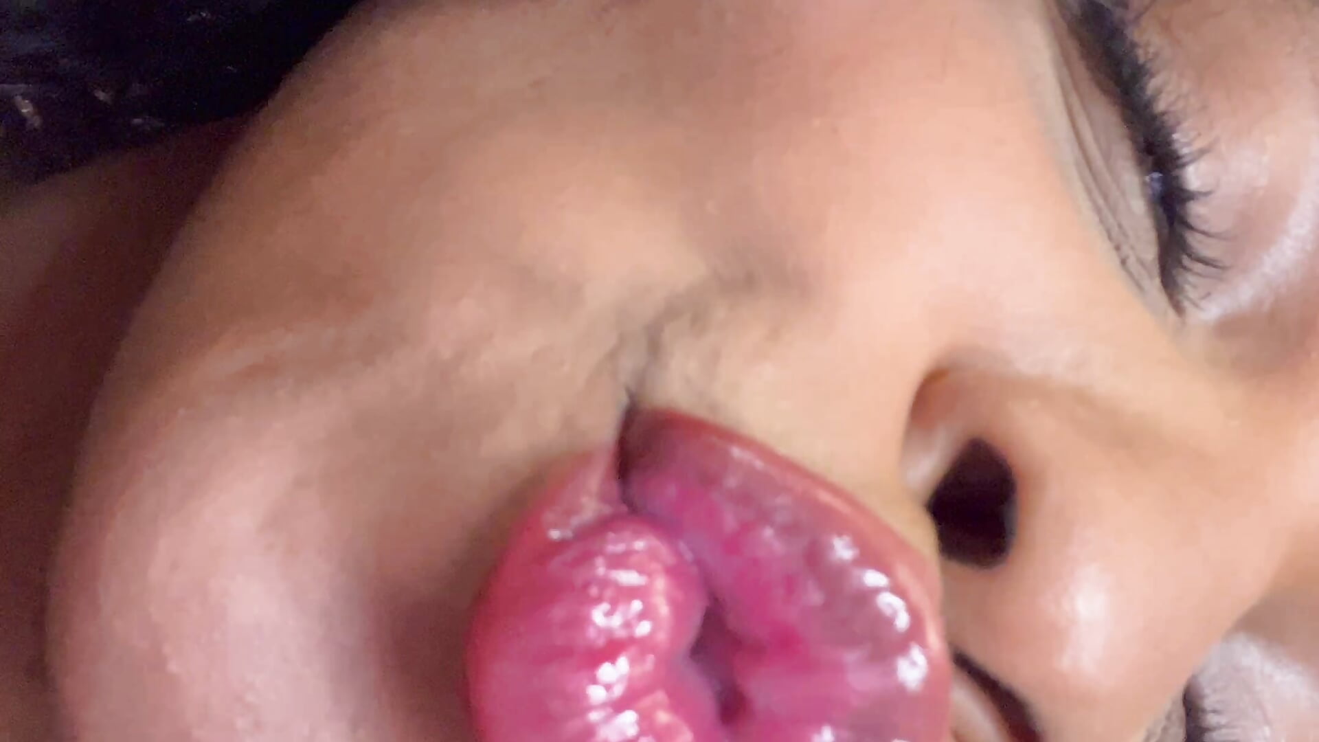 WARNING: I can be addictive 👀🙈 - video by LisaMendez cam model