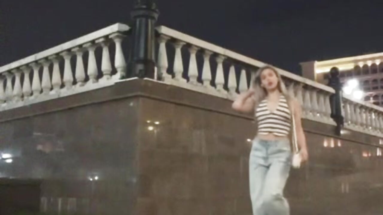 im walking - video by lilisstar cam model