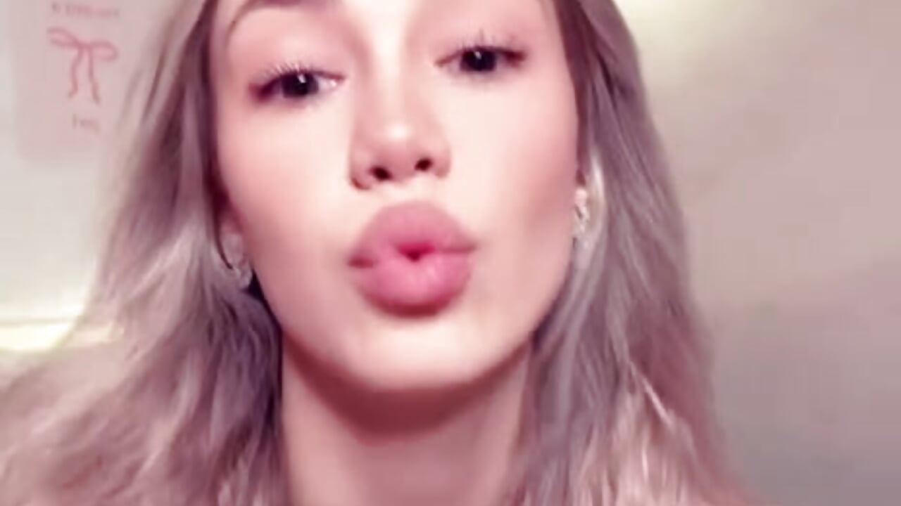 brilliant eyes - video by lilisstar cam model