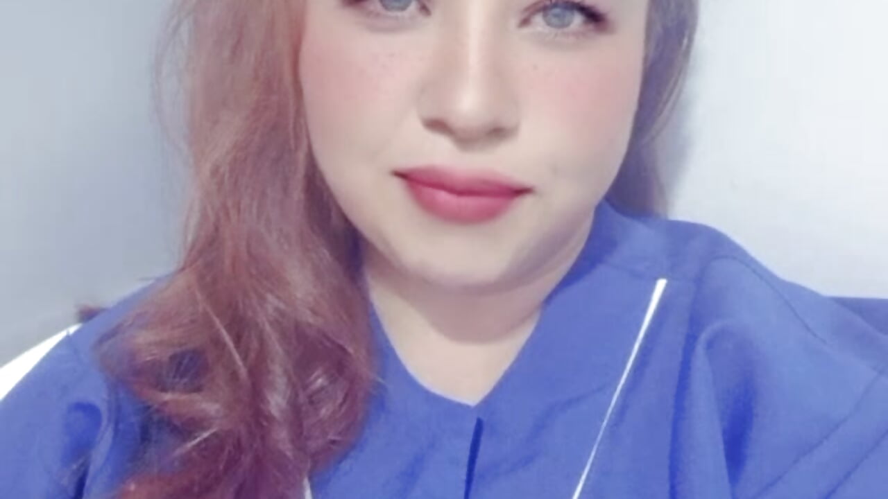 2025-05-06-135850723 - video by Naughty_Bivi cam model