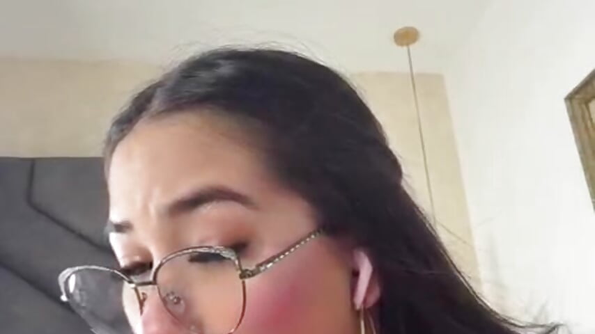 Can you cum on my glasses?😏🔥－カメラキャストのJazmiineeの動画