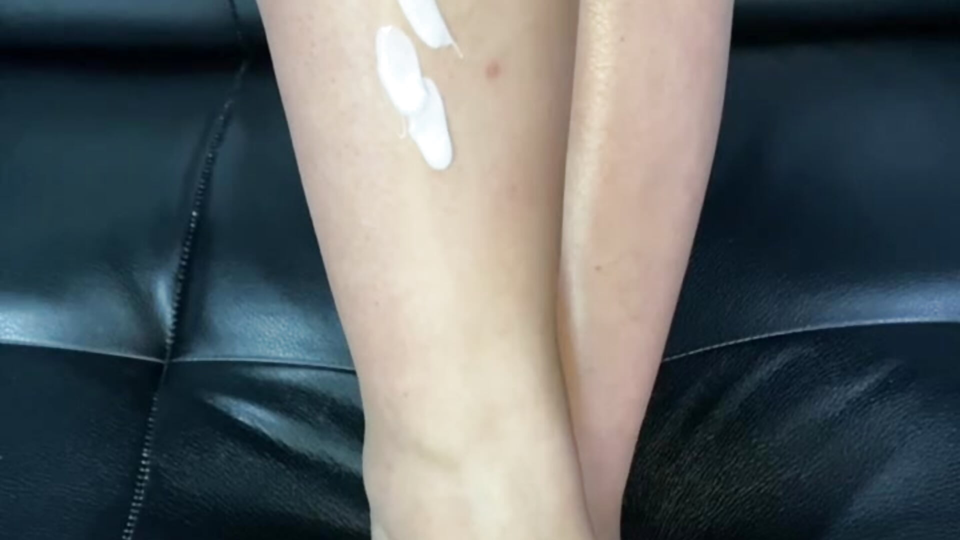 Massage Royal Feet of your Queen