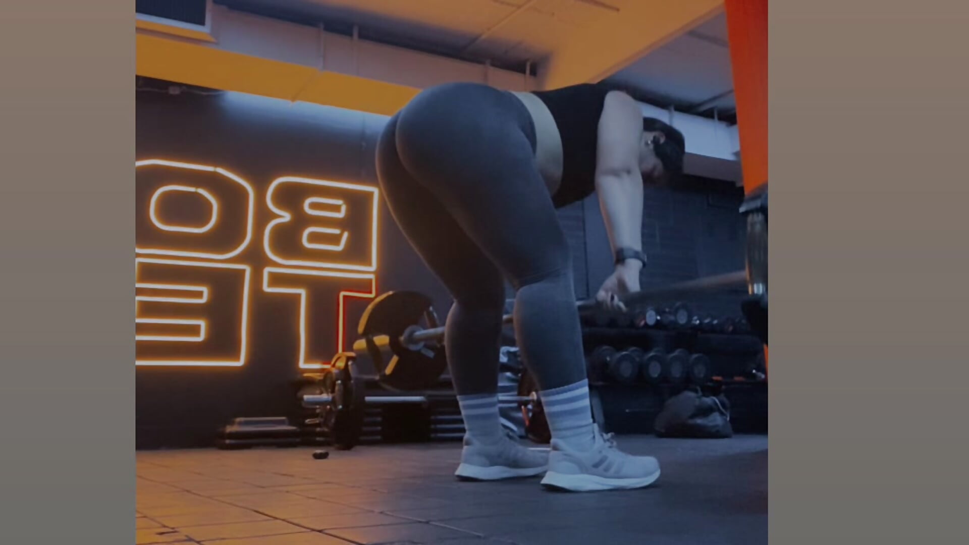 Gym pompi 🍑🍑 - video by leiablack cam model