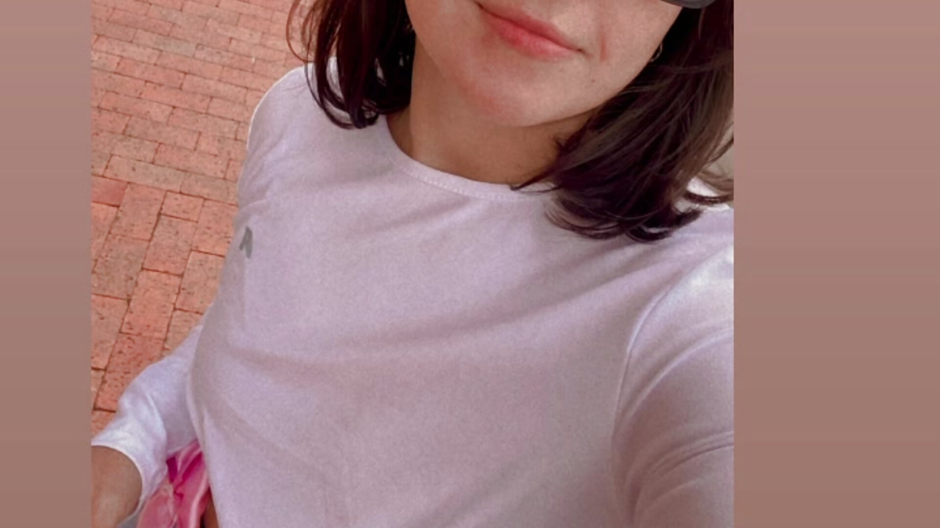 Hello 🥰 - video by leiablack cam model