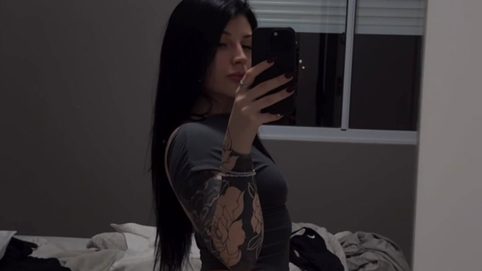 Shape 🔥 - clip cu Miihzukii model videochat