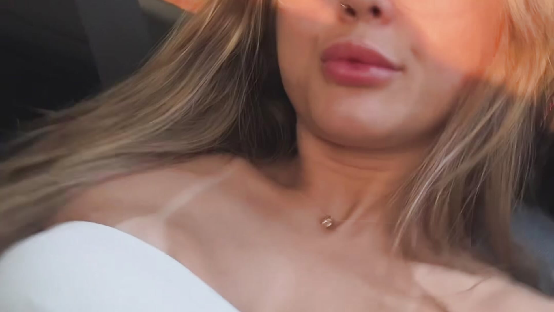E5539A7C-76DB-4C1E-9C7C-687F152187D7 – video af lemyny cam-model