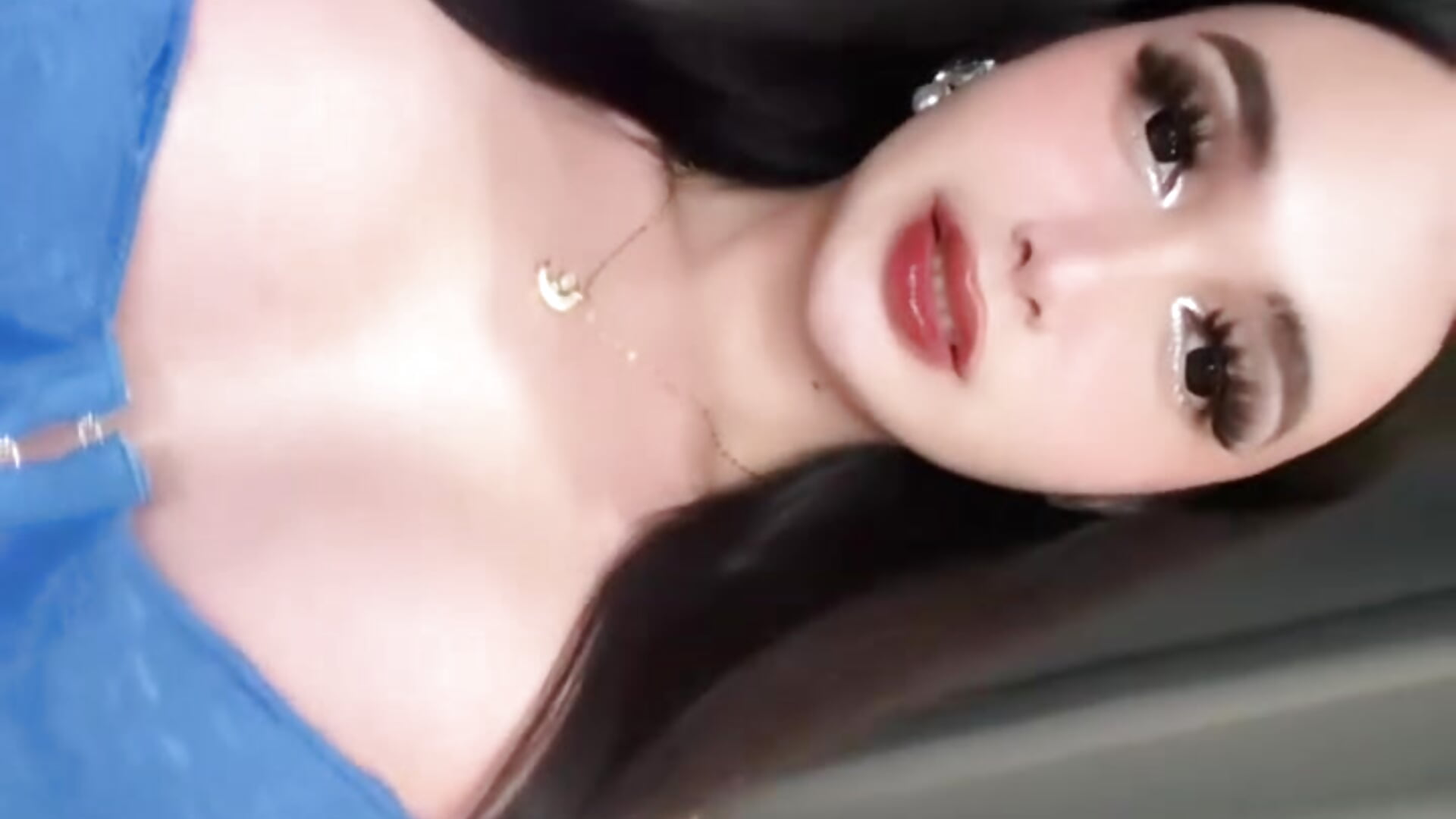 98f00ed88f4a7f70e5a503ac3e430806.mp4 - MiaMow adlı kamera modelinin videosu