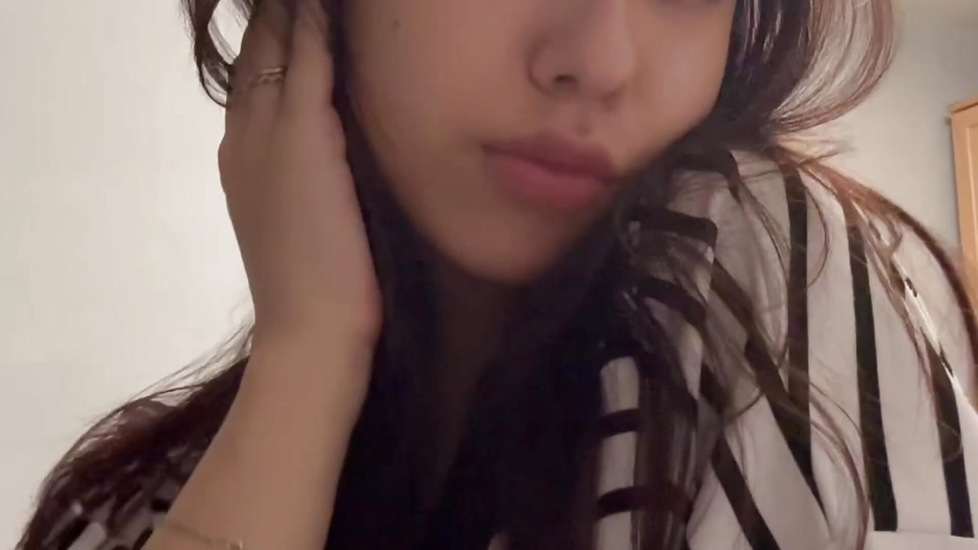 Kiss me - video by ErleneEggett cam model