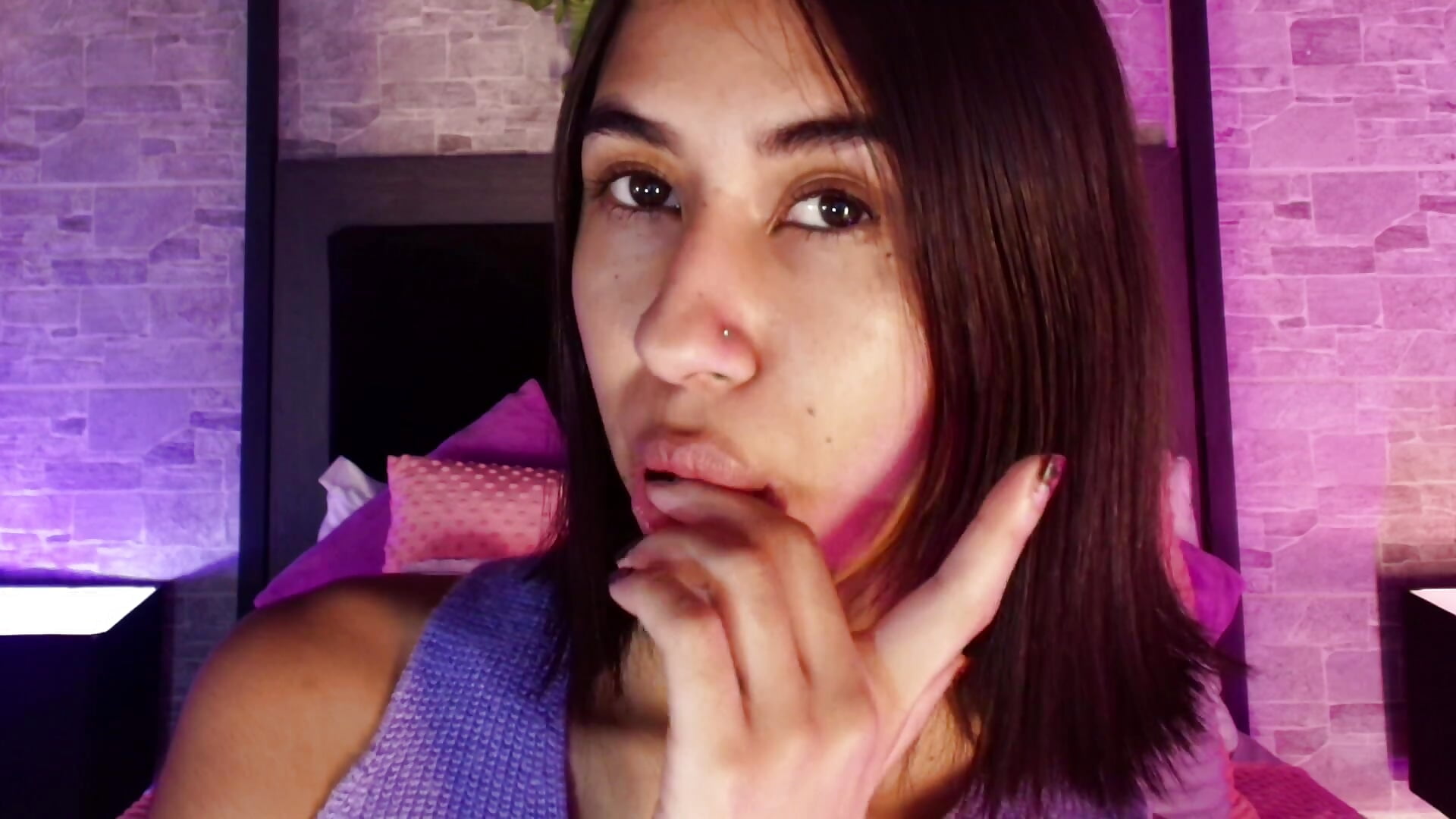 👅 - video by kassie_collings cam model