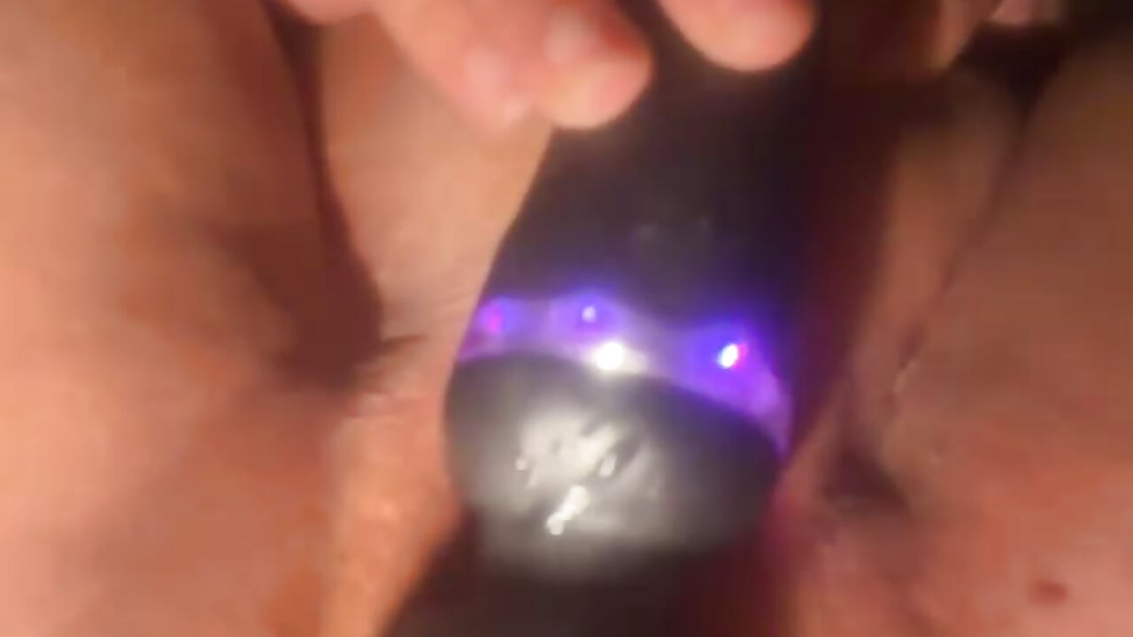 [20 Aug 13:05] Public Show - video by JizzyJazzunleashed cam model