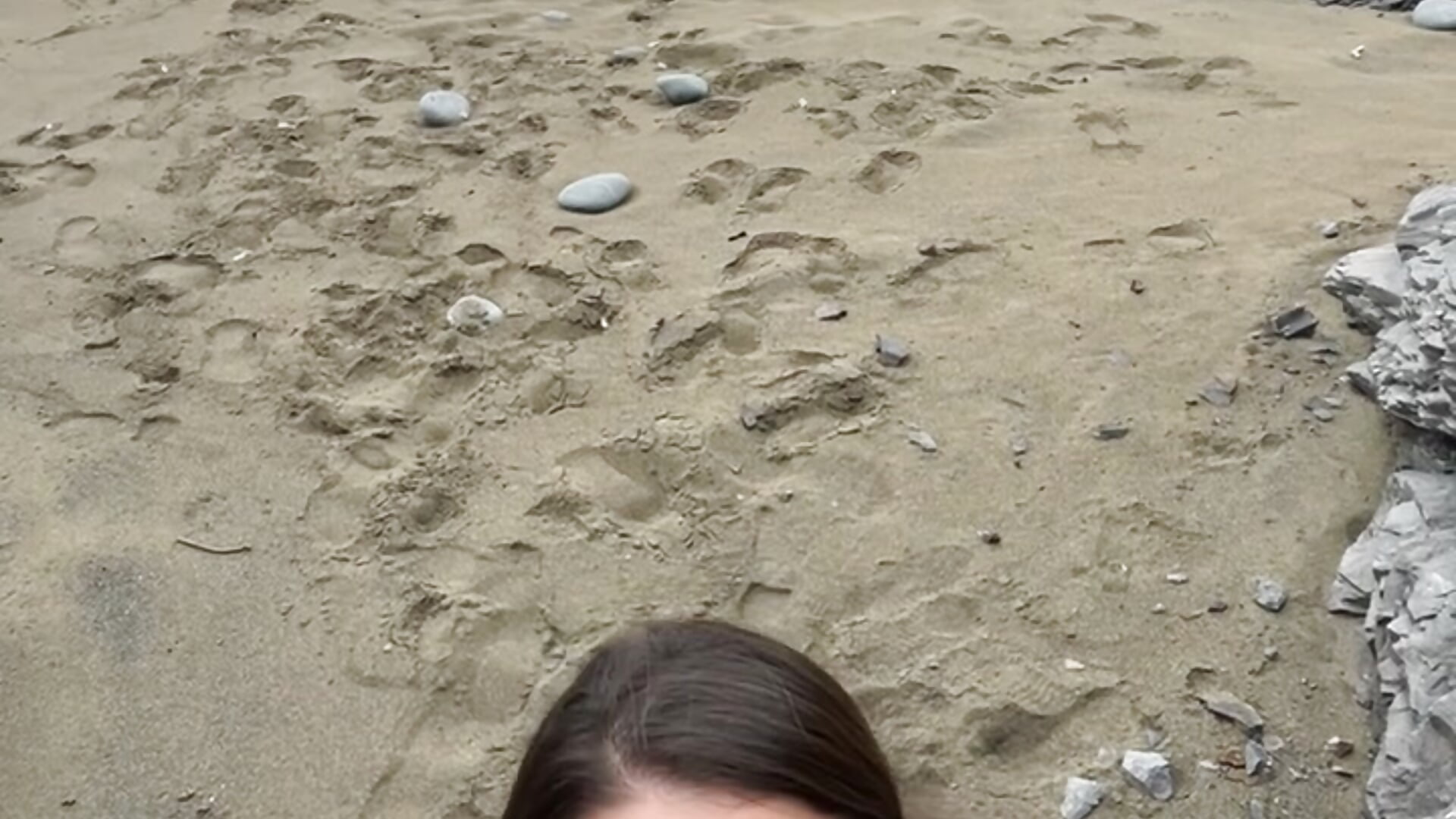 Beach head 👄 - video by JizzyJazzunleashed cam model