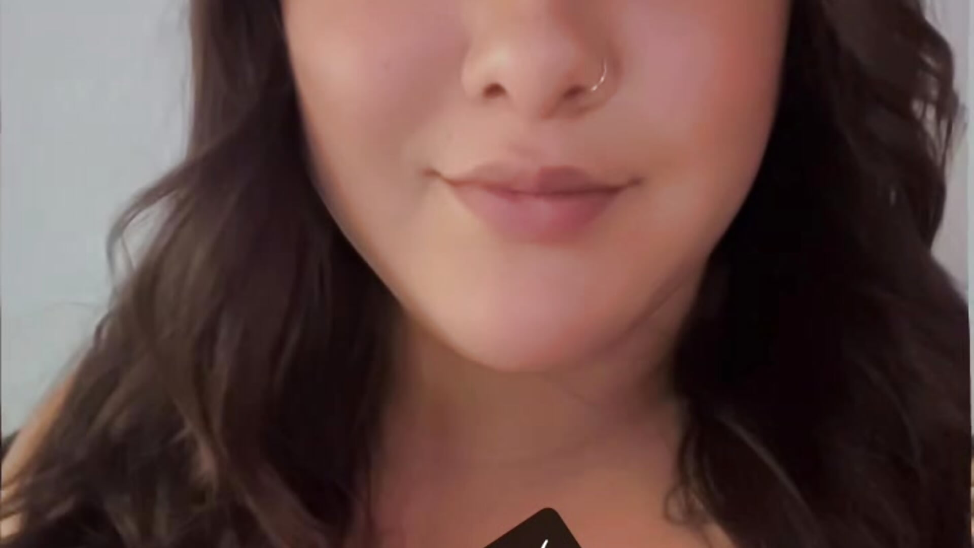 kisses for everyone - video by JizzyJazzunleashed cam model