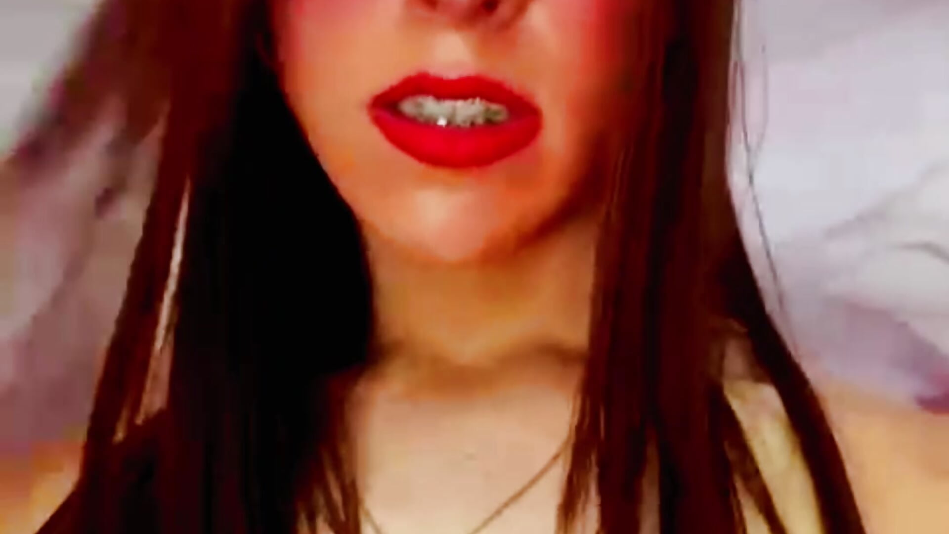 Charming and bold: sensuality at its best－カメラキャストのluxy_aryの動画