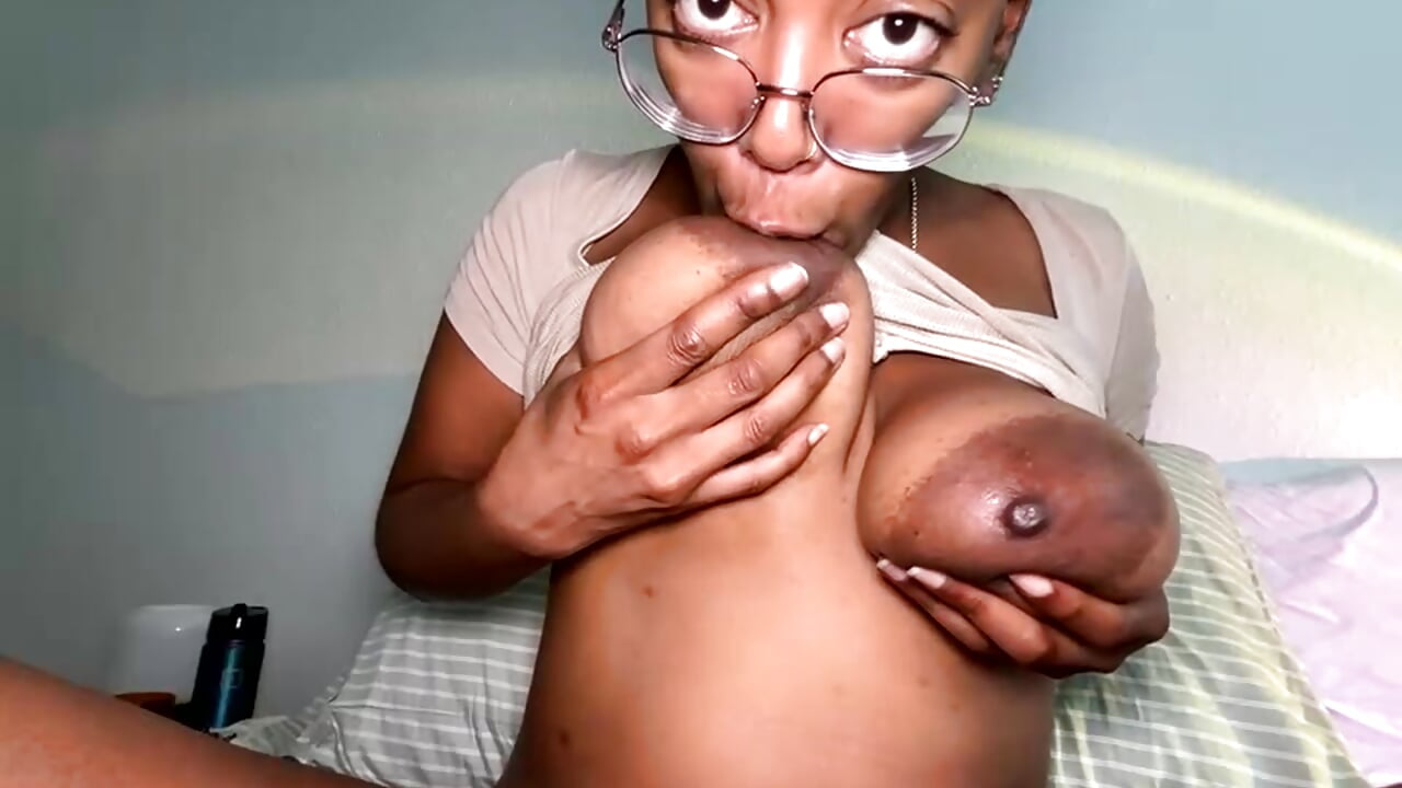 Fingering ASMR + Nipple Play - copy 22 May 22:21