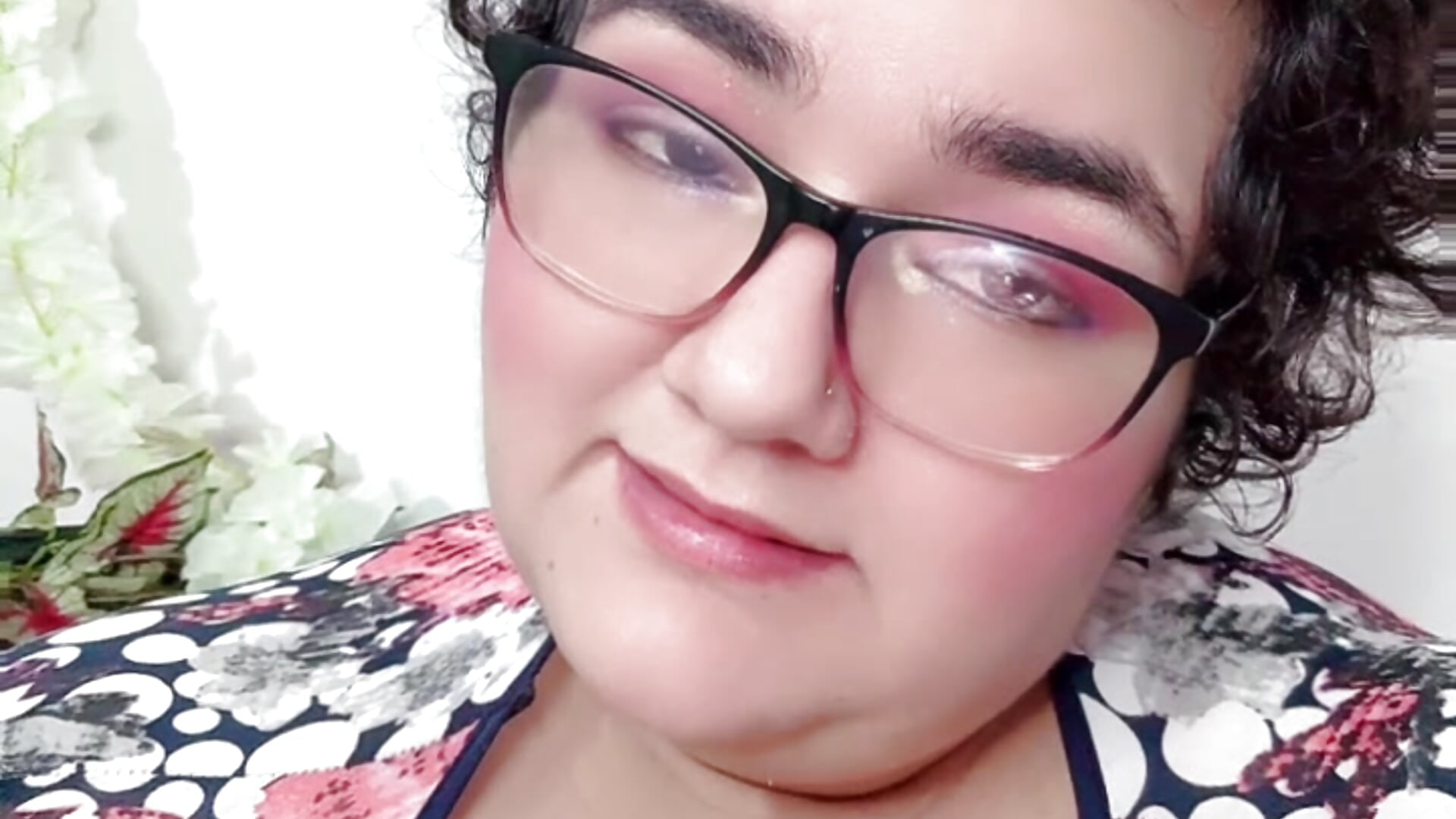 Besitos 💋 - video by Mariana_cooper_07 cam model