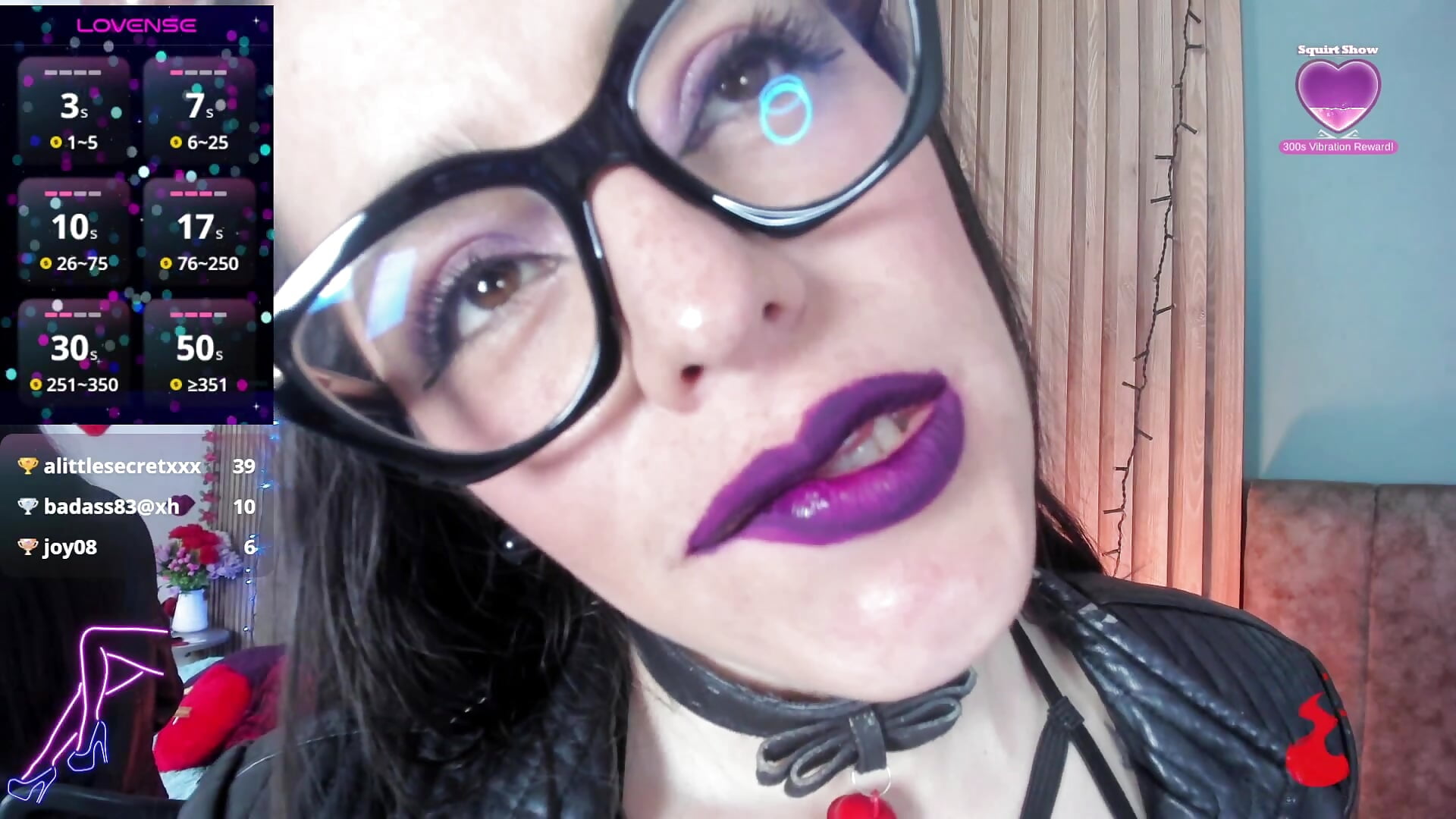 Purple sexy lips - video by IsisNoir cam model