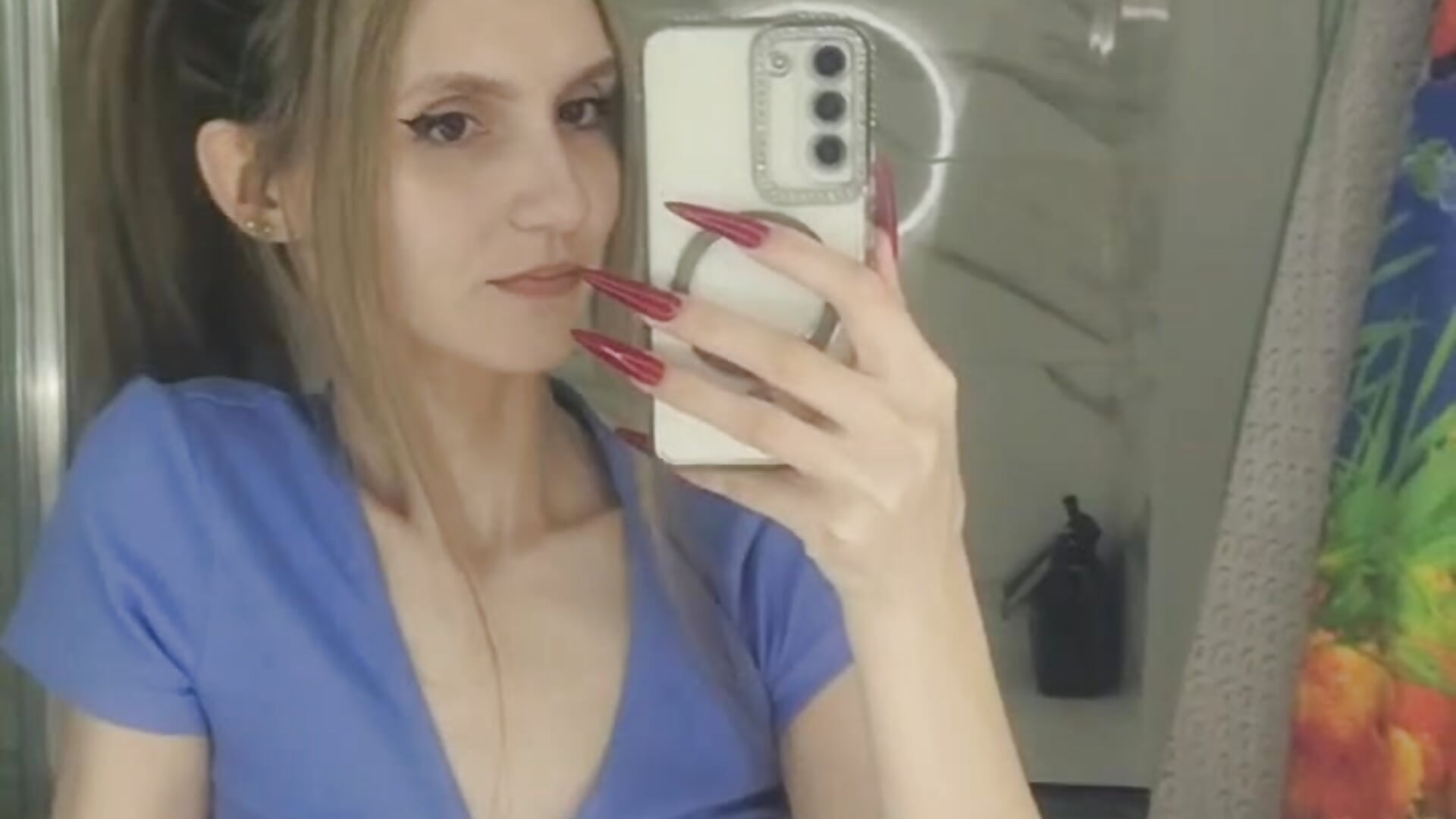 Nice to meet you! - video by FloraNesli cam model