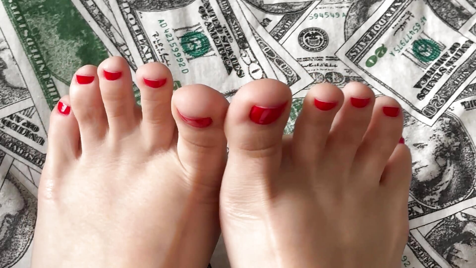 🦶 - video by Cutie_Curvy cam model