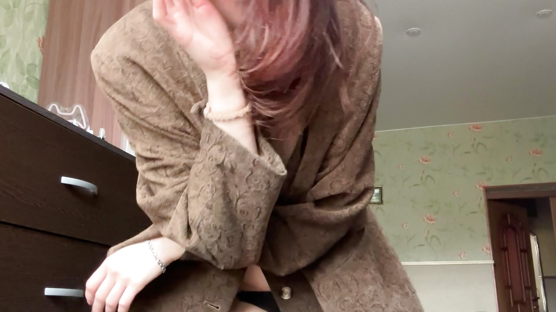 I like to listen to rap😎 - video by Delcatty cam model