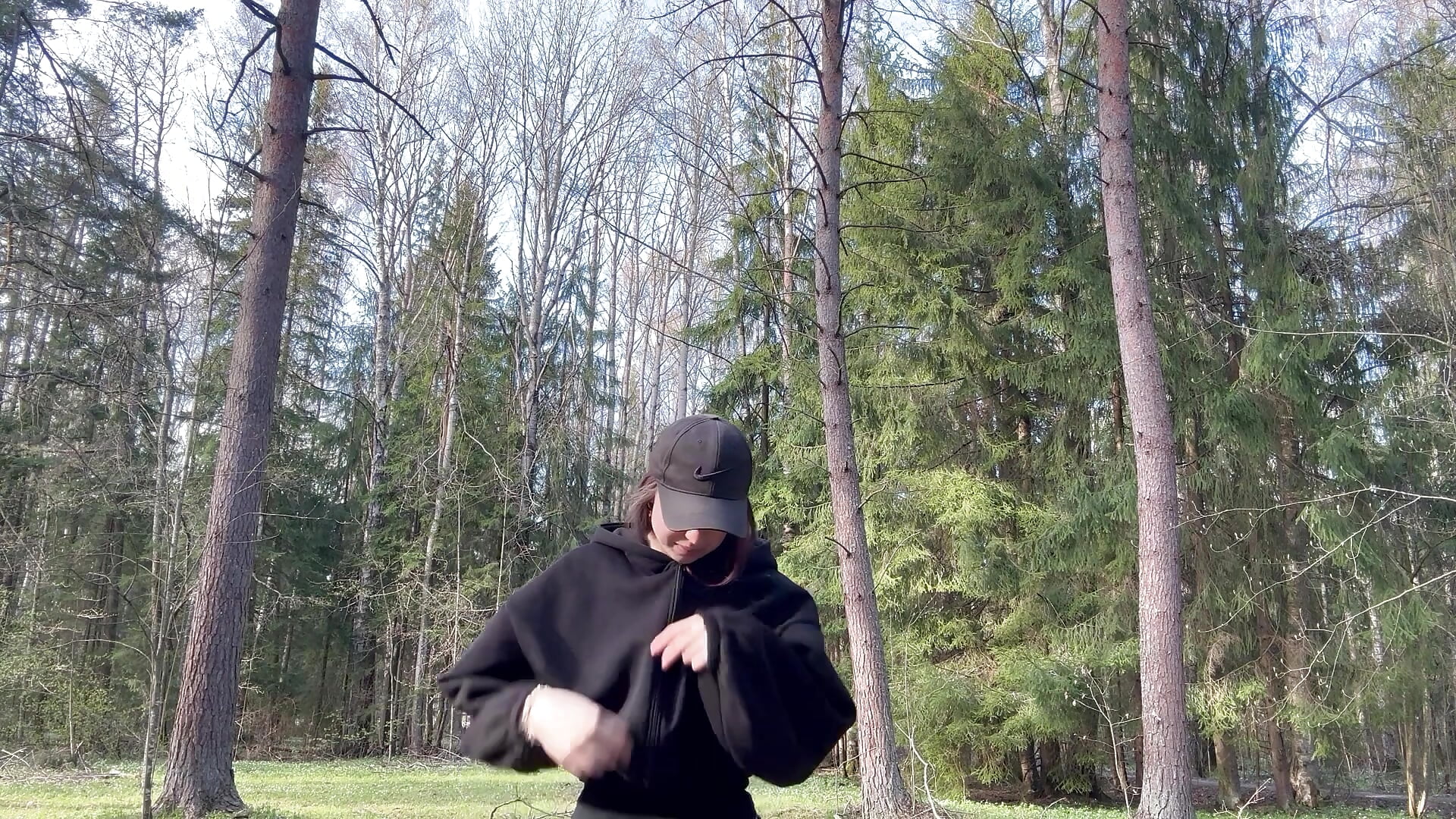 Boobs in public park🍒 - video by Delcatty cam model