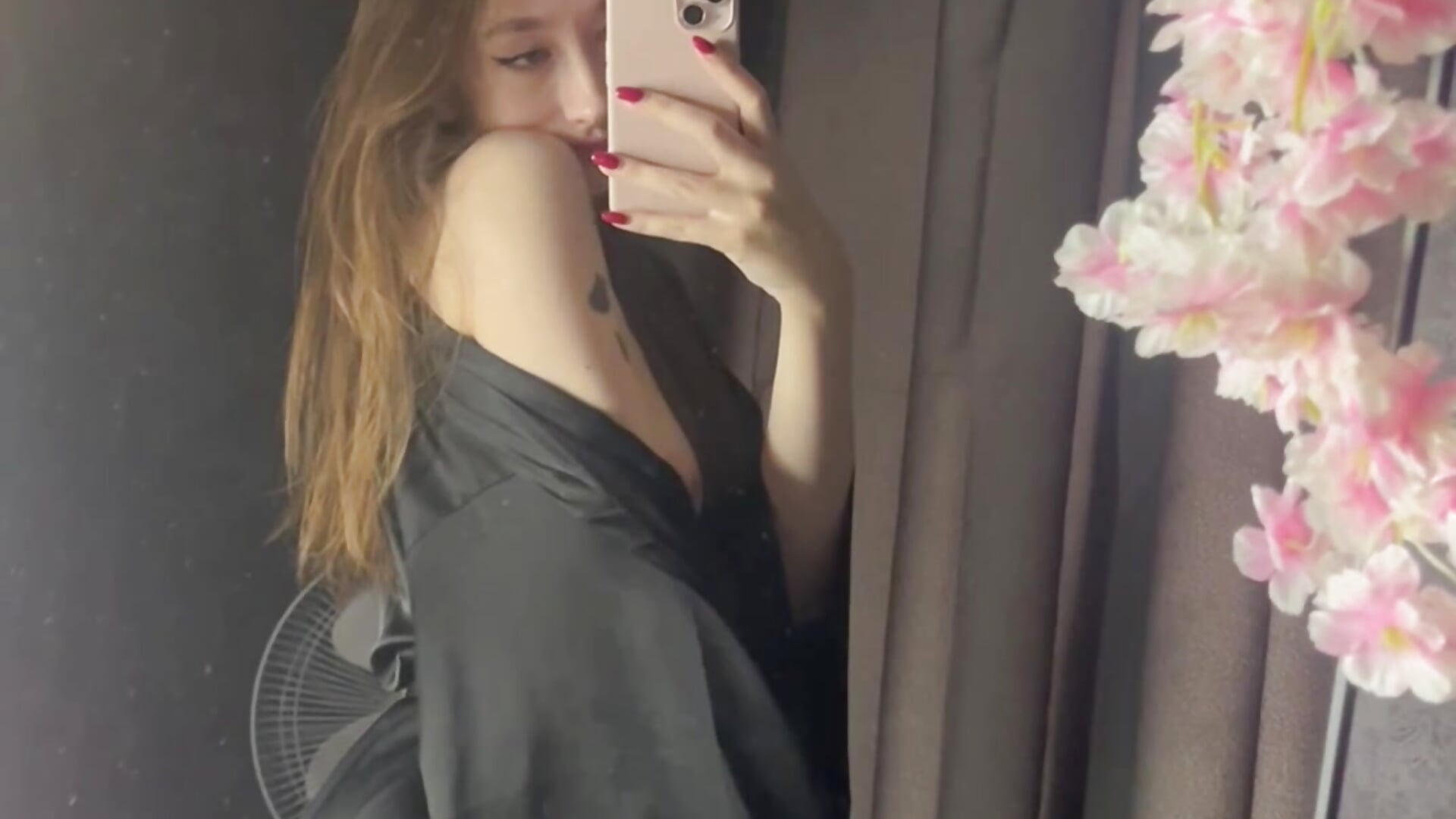 Sweet cutie - video của người mẫu cam Miche1le_Allenne