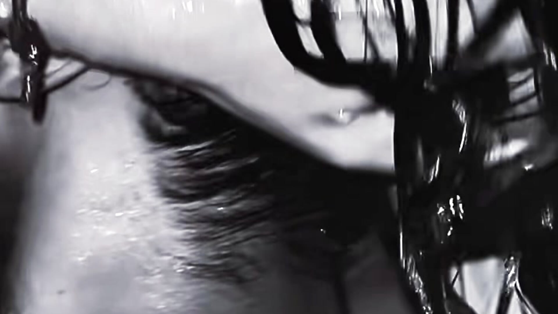 Taking a night shower🫧🚿❤️‍🔥 - відео від вебкаммоделі carringtonduvall