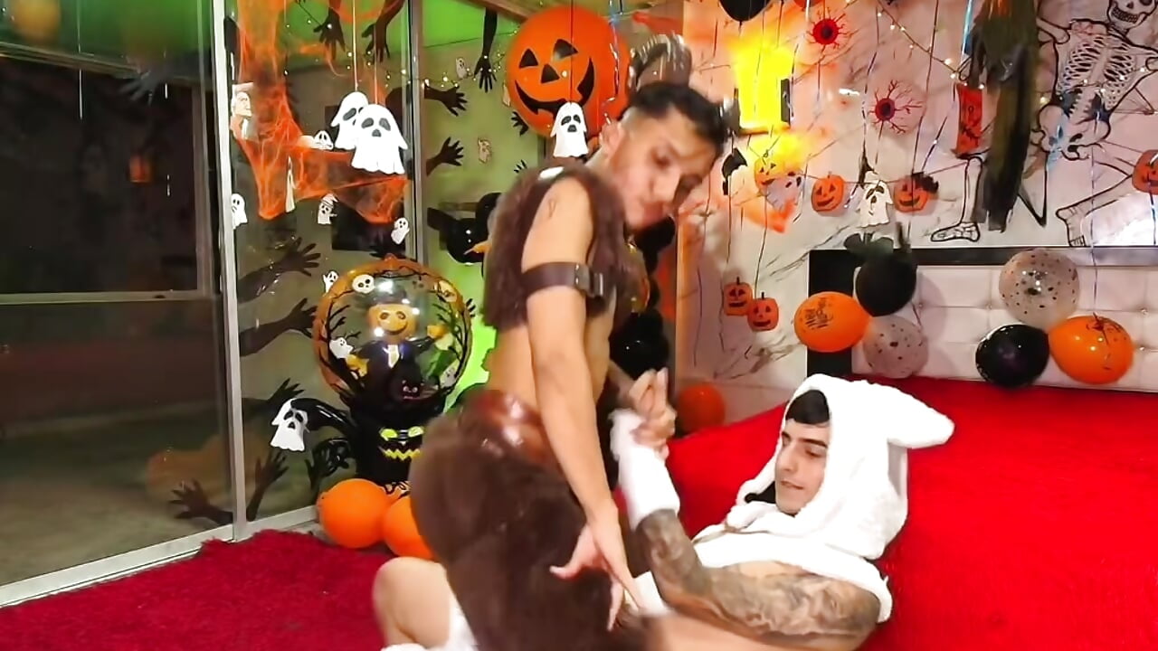 HAPPY HALLOWEEN LOVES✨😈🎃 - Playhardsexx-এর ভিডিও