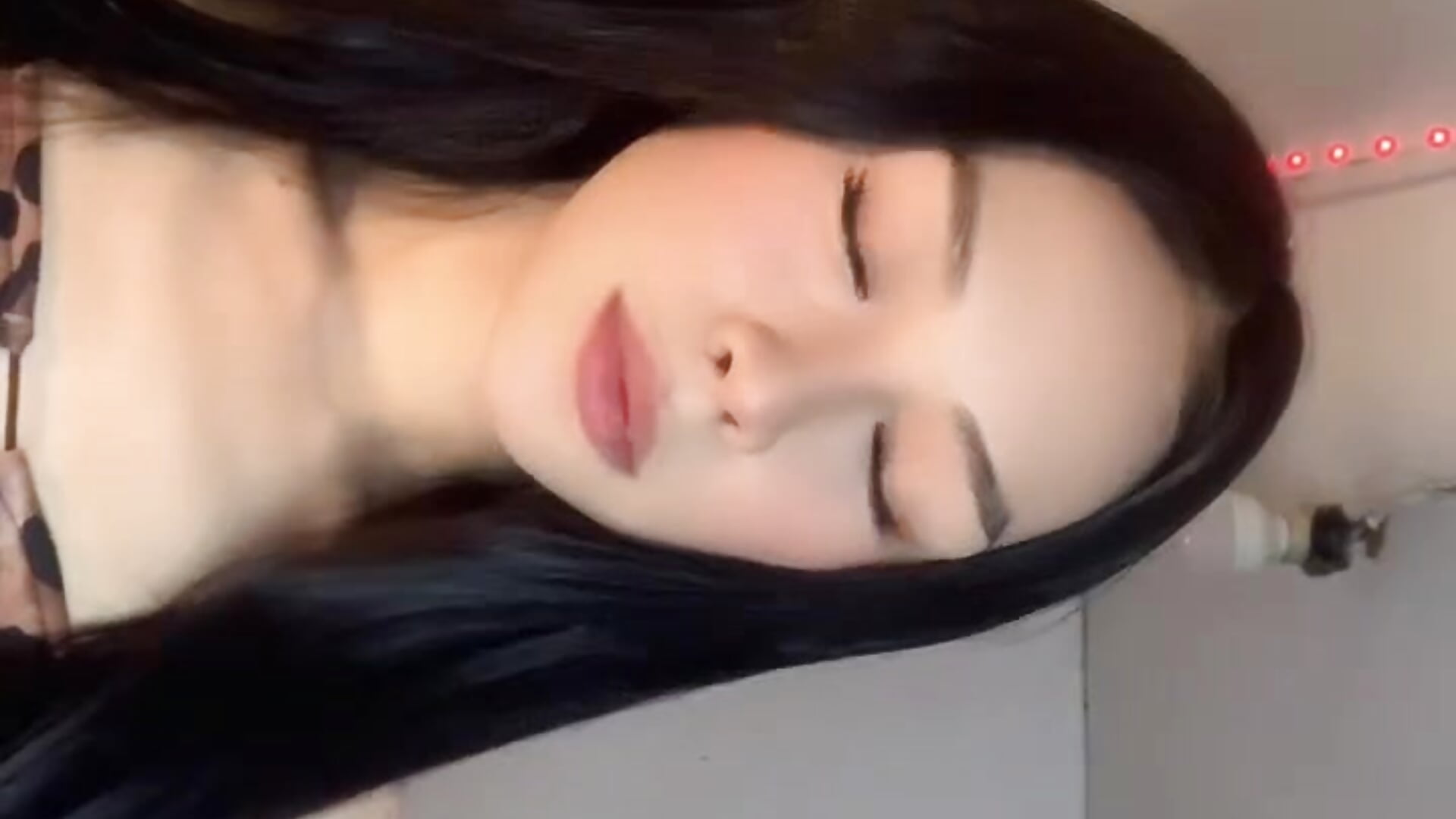 trim,2485AF4E-4BF3-4D56-8672-76E635423E62 - video by Sweetlik3candy cam model