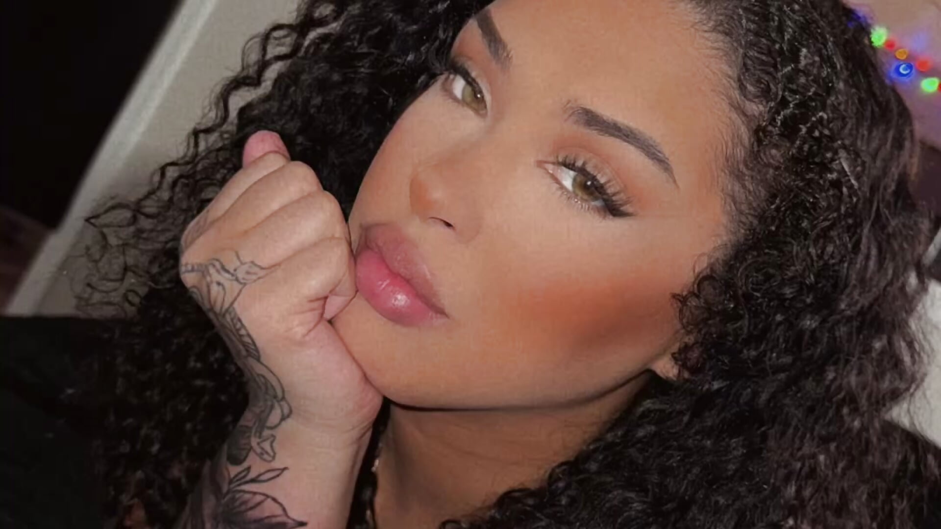 vibes 🪄 - vidéo du modèle de showcams lightskinprincess