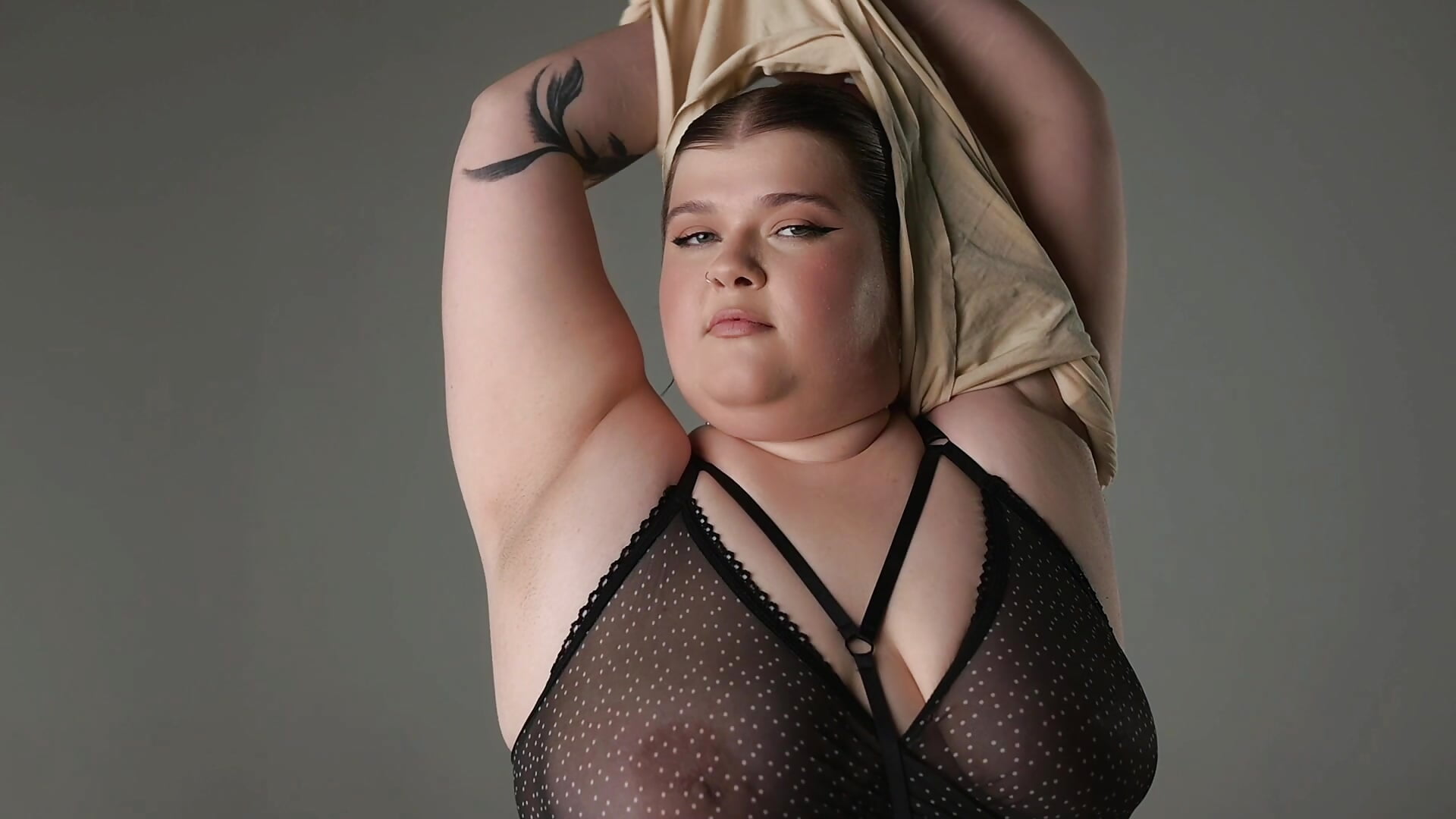 Glamour and passion - video by Mia_Ray cam model