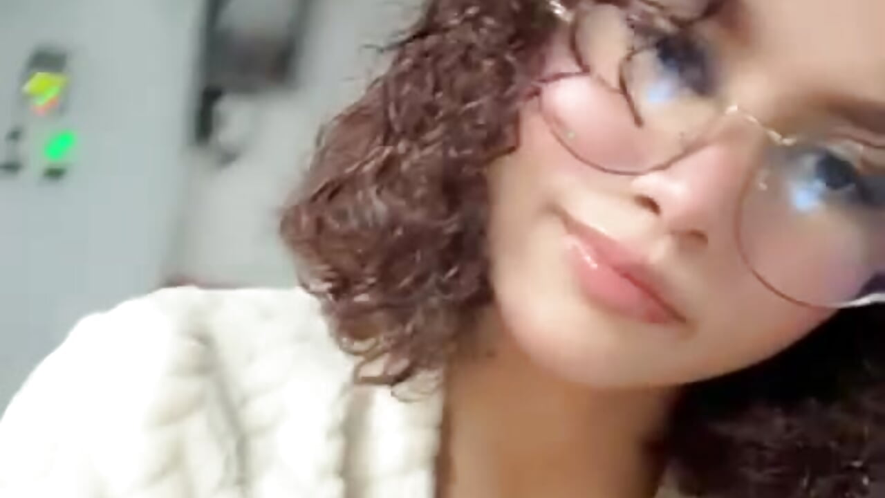 🏍️Run,Run,Run🏍️ - video by Emily_brown04 cam model