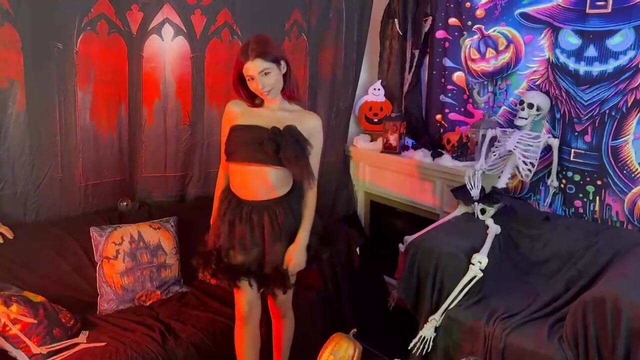 Not too spooky just to spicy - video by LunaHart cam model
