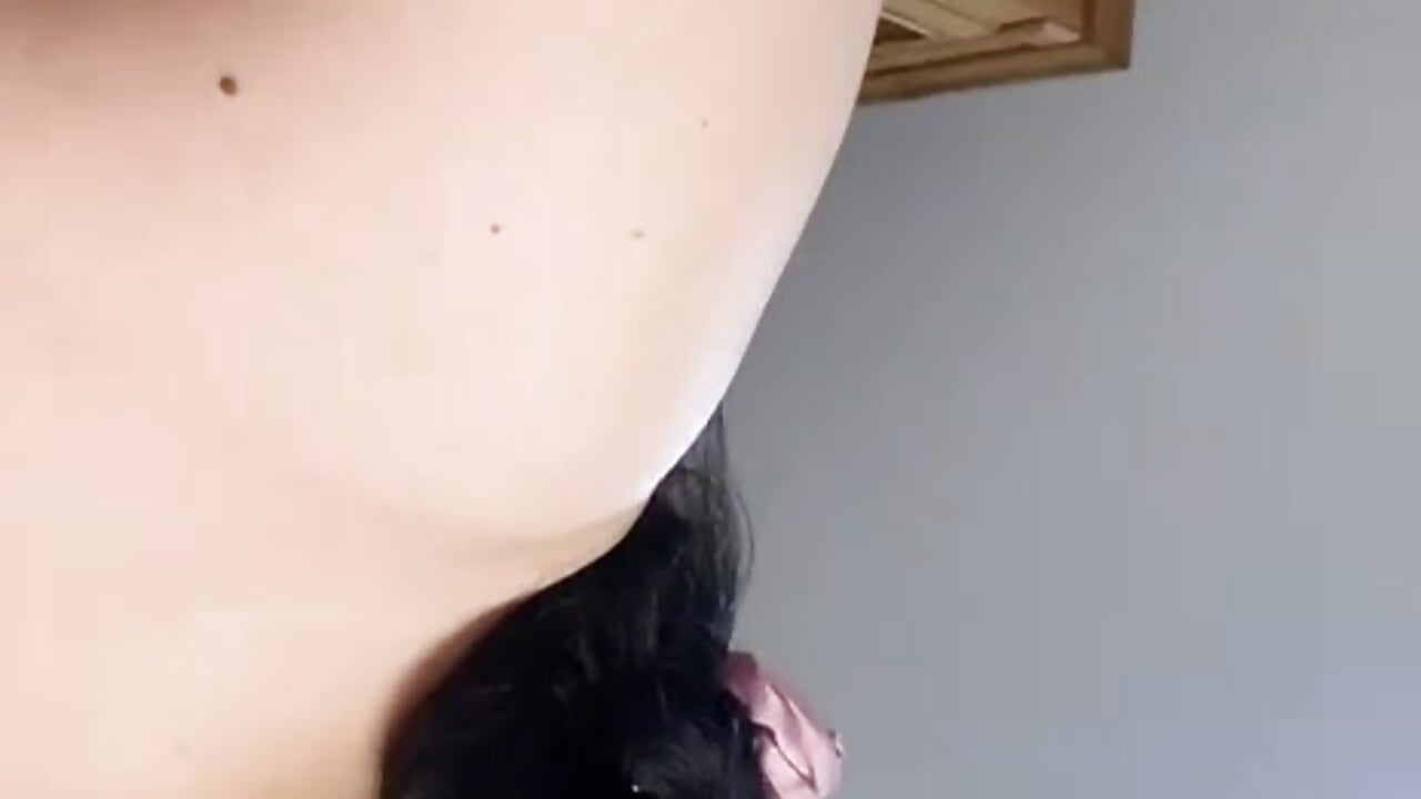 Tiếp viên hàng không đụ quả lưa deo khẩu dâm đủ thể loại big squirt  15 phut