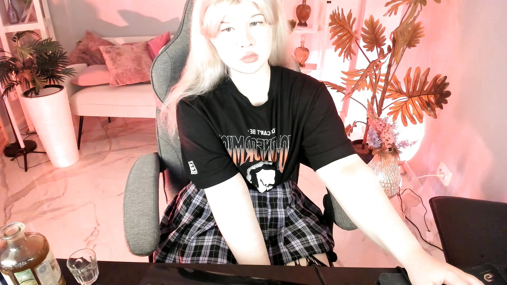 2025-08-03_07-26-33 - video by LilithNelson cam model