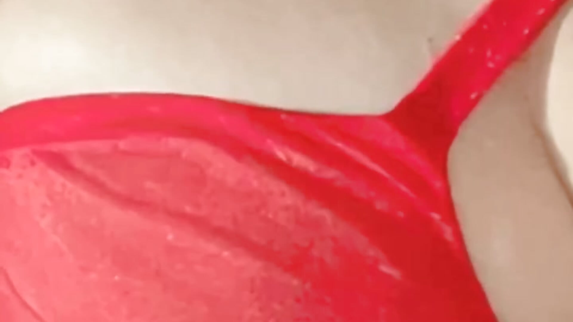 Red - video của người mẫu cam Jannieth