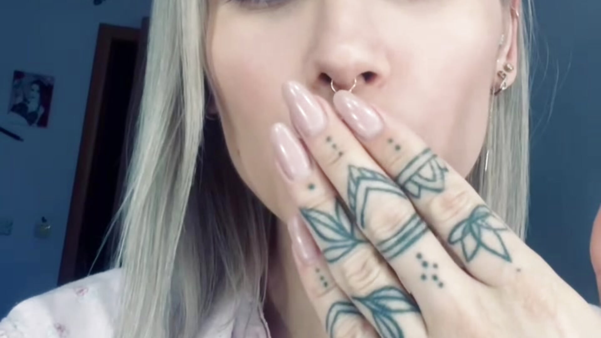 D6173724-60D9-4166-98EC-012E35C0E4D8 - video by Nikka- cam model